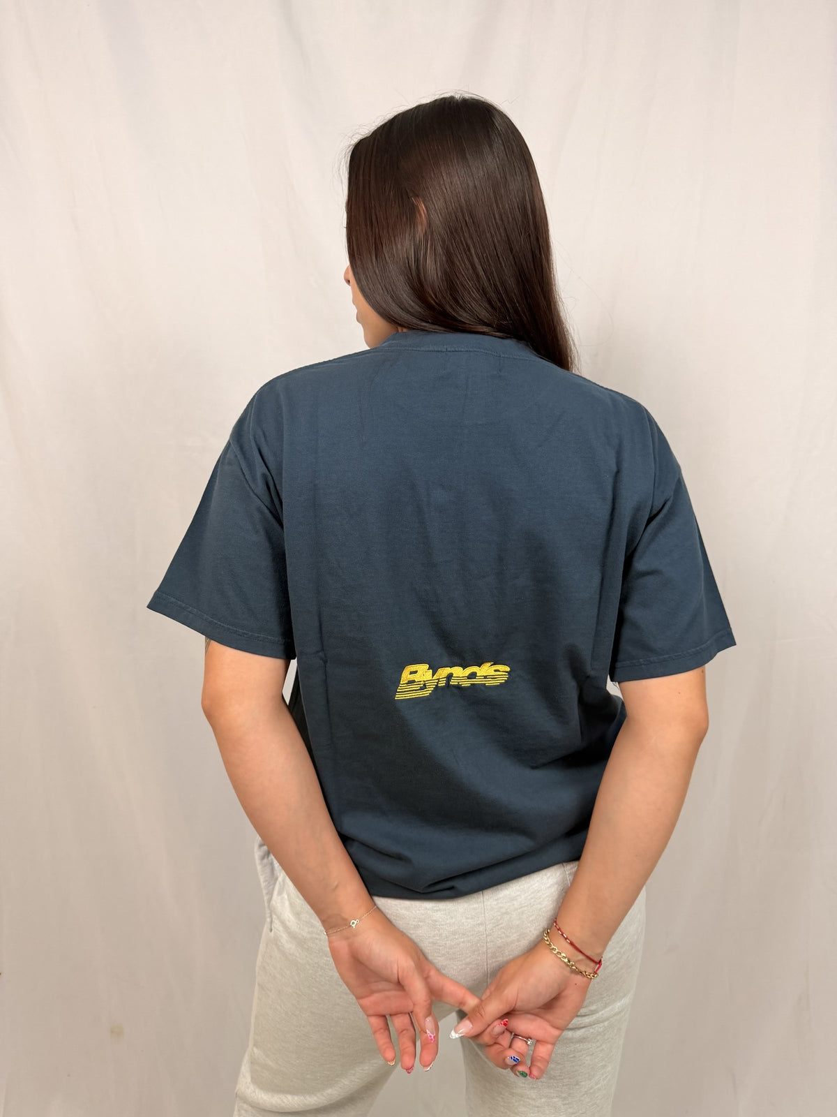 BYNDS ALLOVER LOGO T-SHIRT