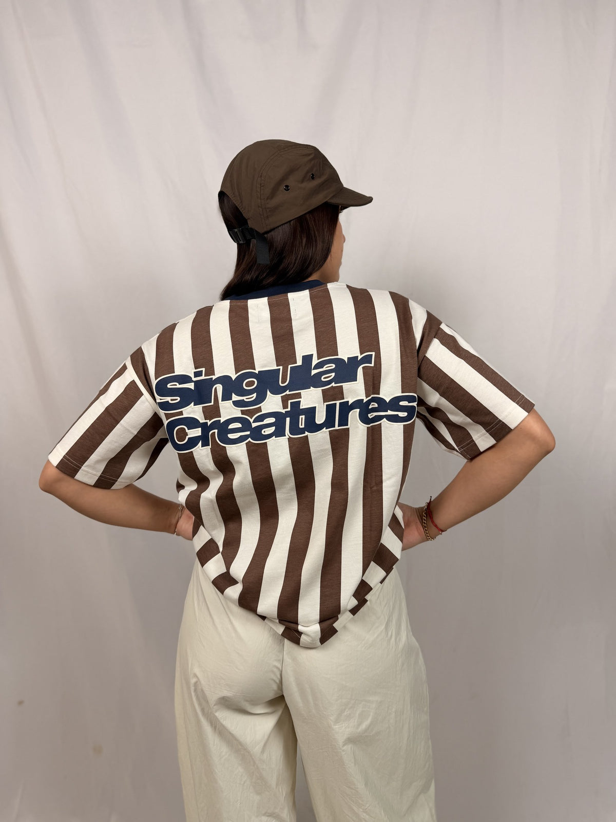 BYNDS RAYAS CHOCO LOGO T-SHIRT