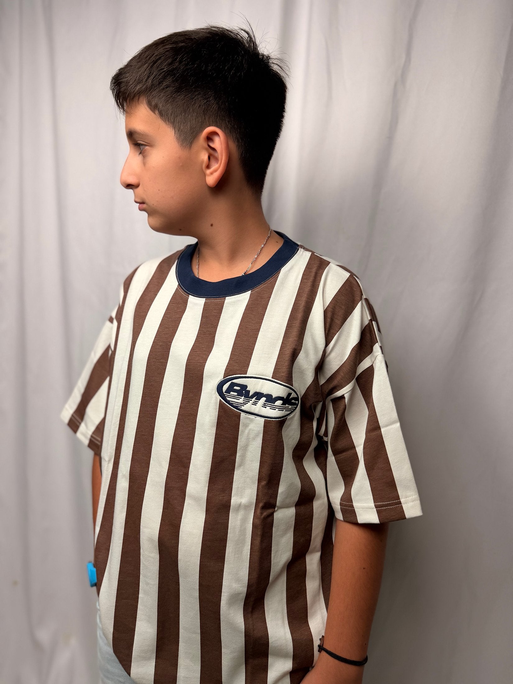 BYNDS RAYAS CHOCO LOGO T-SHIRT