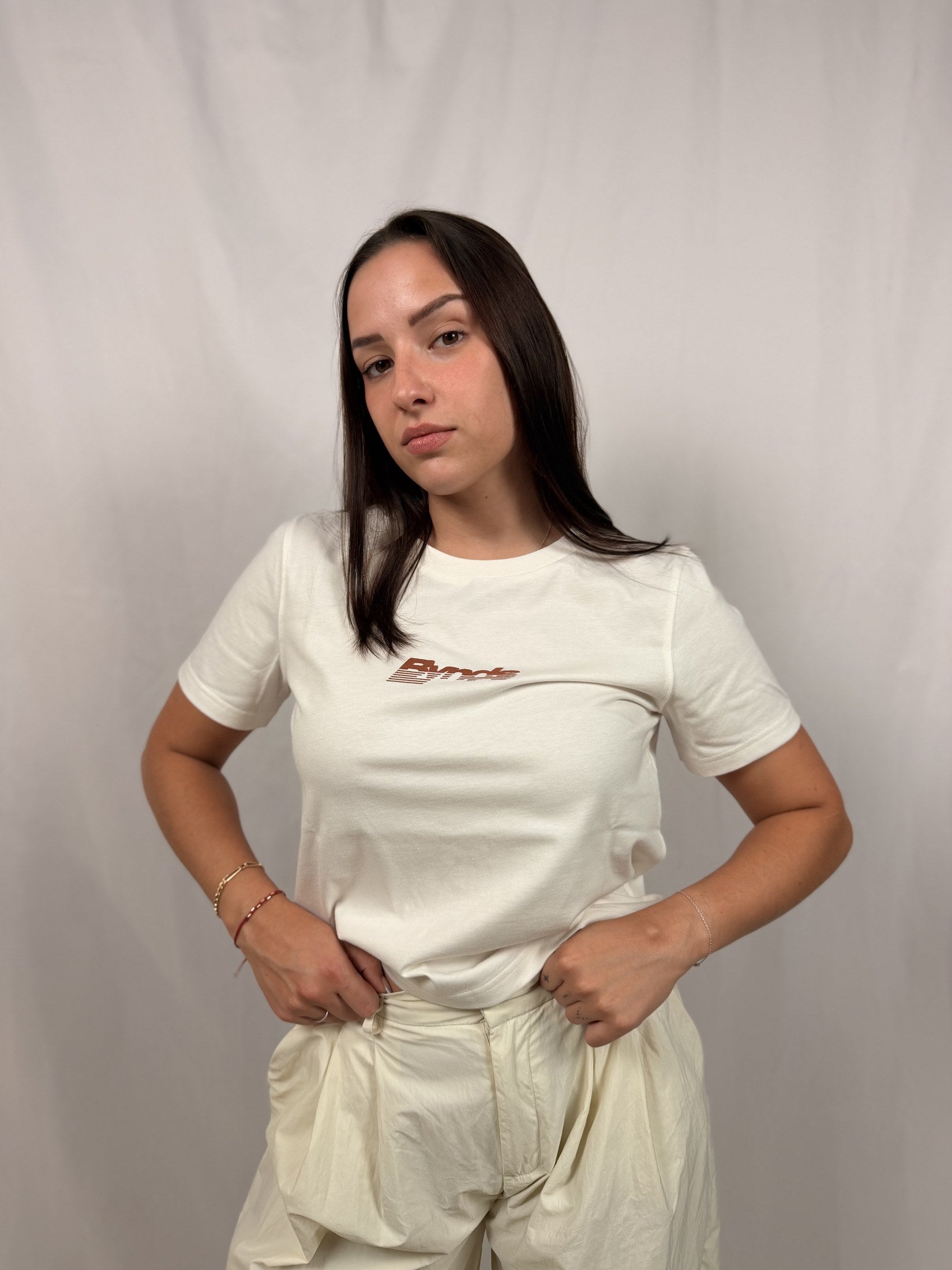 BYNDS CROP LOGO ECRU T-SHIRT