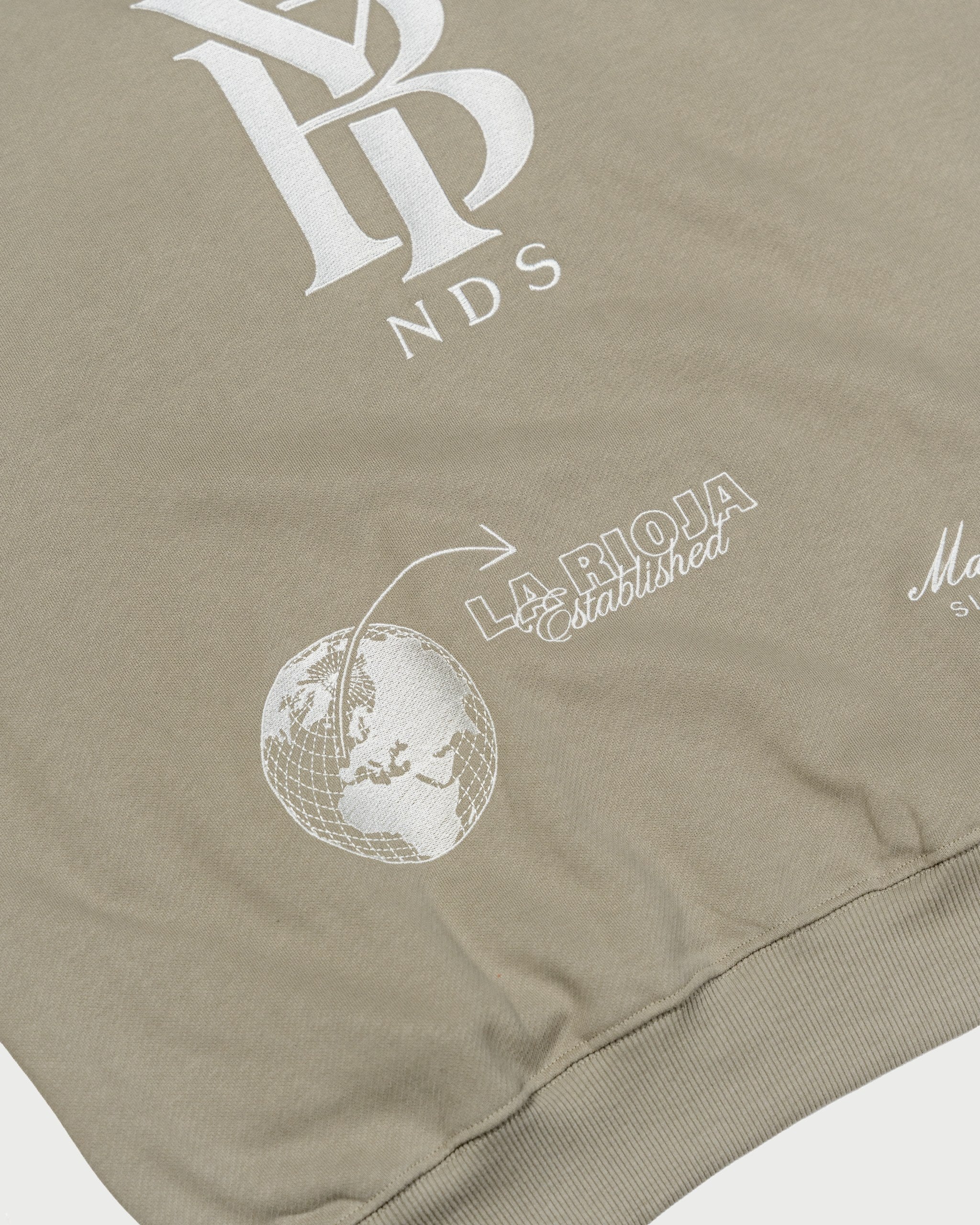 BYNDS · mansilla-earth-sweatshirt · detail