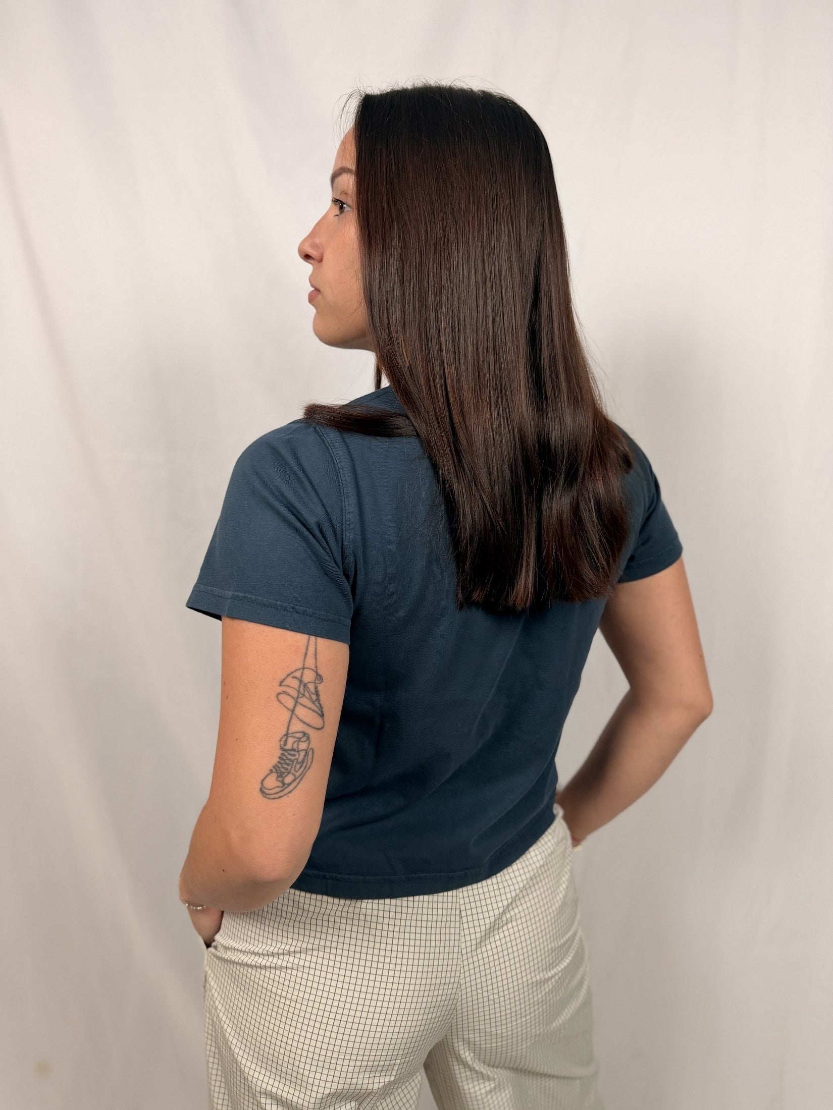 BYNDS CROP LOGO NAVY T-SHIRT