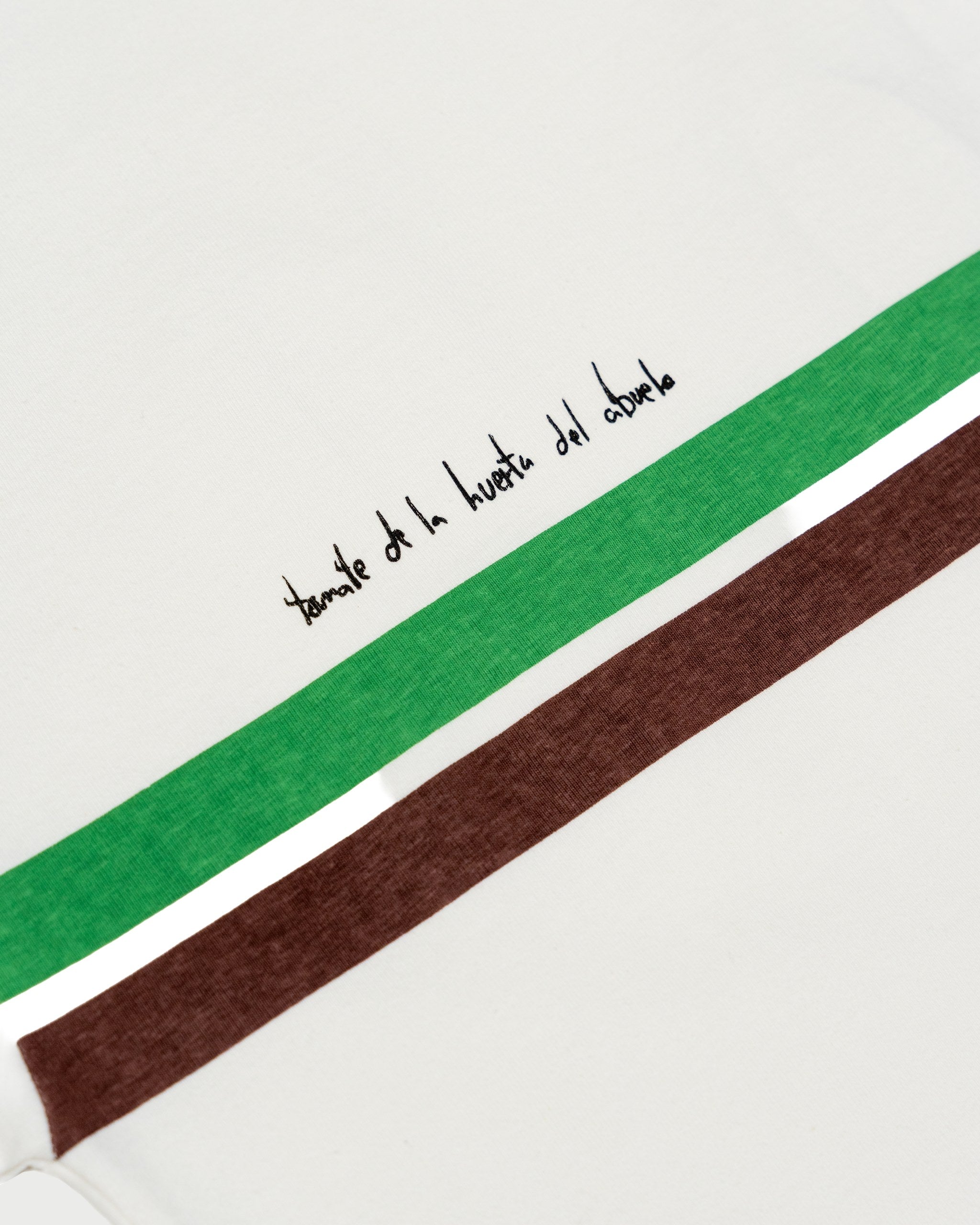 BYNDS · tomato-tshirt · detail