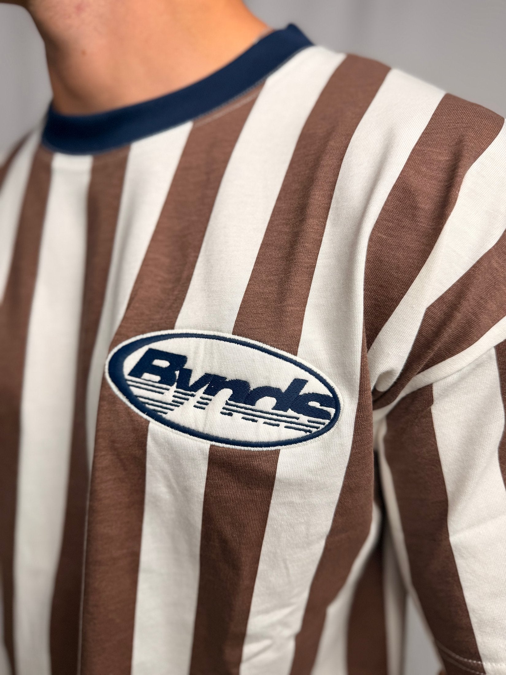 BYNDS RAYAS CHOCO LOGO T-SHIRT