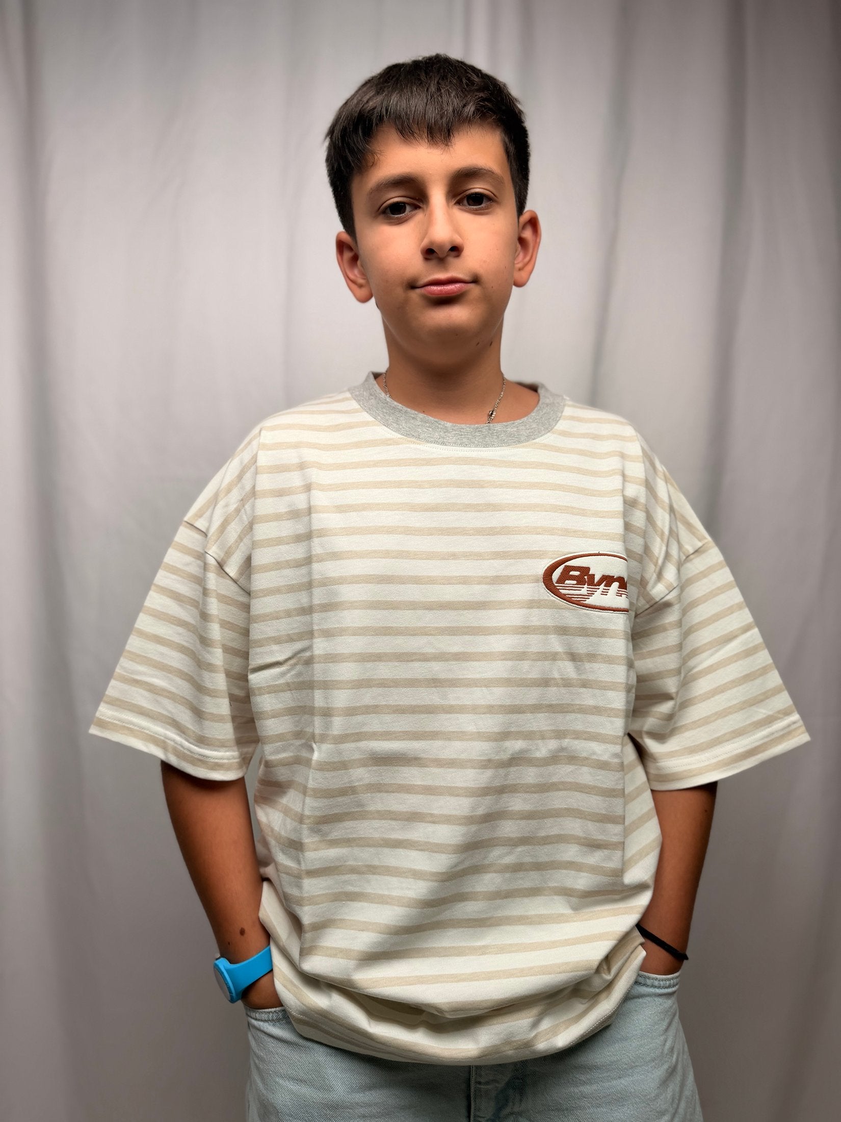 BYNDS RAYAS CREMA LOGO T-SHIRT