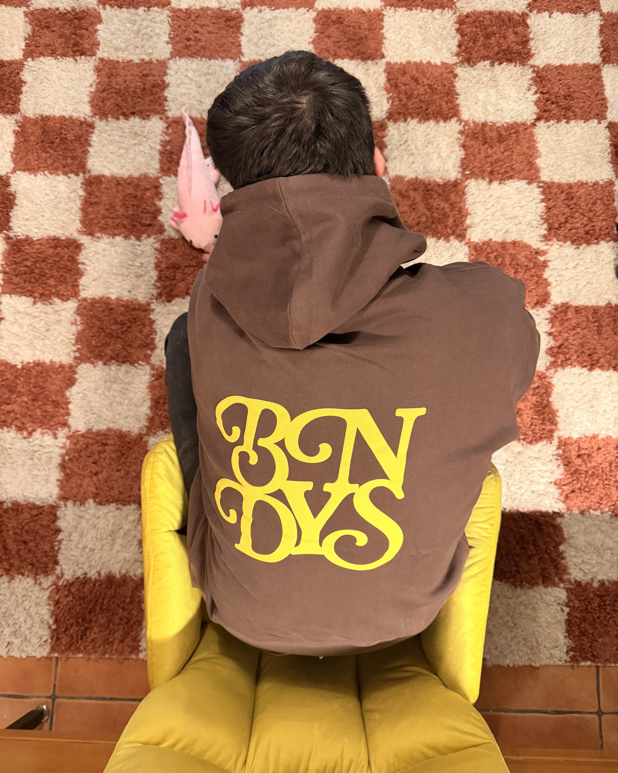 BYNDS · lgn-yellow-hoodie · lifestyle · IMG_3260