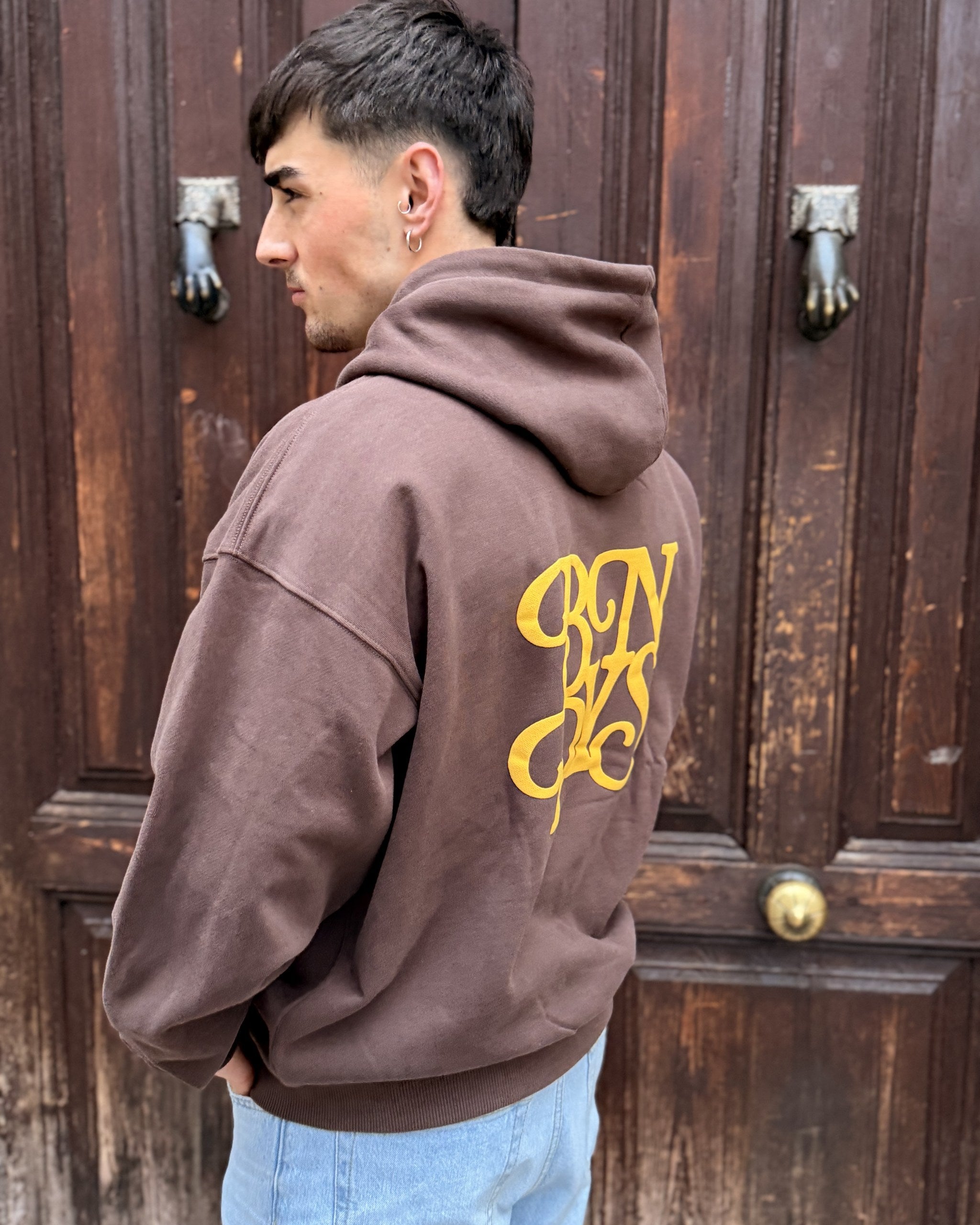 BYNDS · lgn-yellow-hoodie · lifestyle · IMG_3294